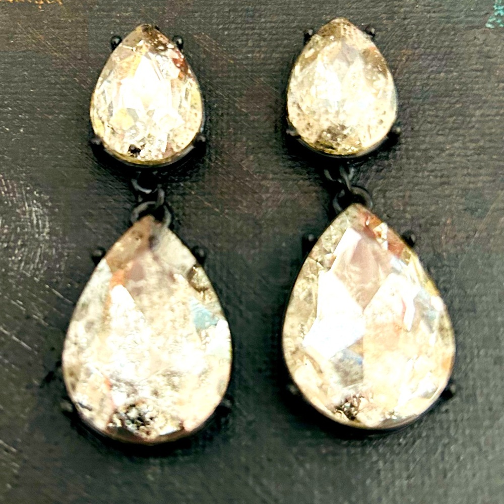"DIAMONDS "💎 ARE A GIRL'S BEST FRIEND!